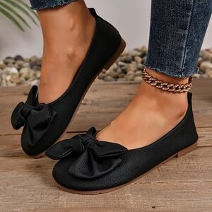 NWT Elegant Black Bow Flats for Women